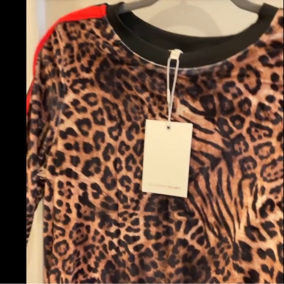 🆕Leopard Print Velvet Sweater Red Brown & Black - Picture 7 of 16